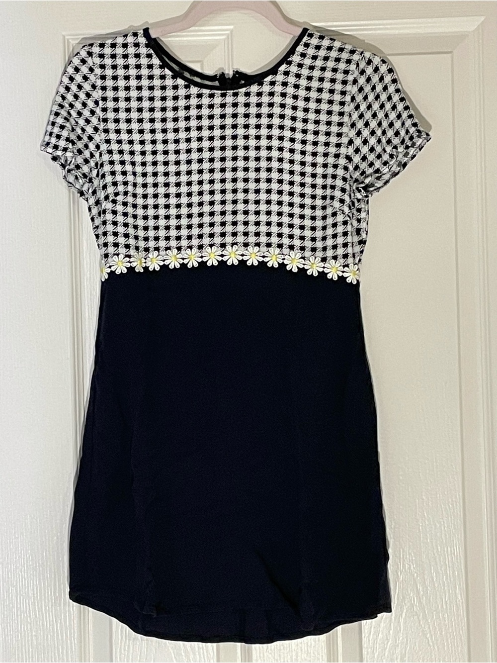 Urban Outfitters Mod Houndstooth Daisy Sheath Dress Medium
